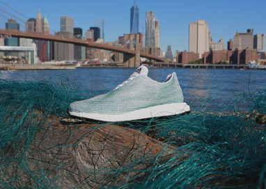 Adidas lança tênis feito 100% com plásticos retirados do oceano