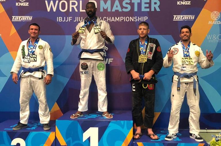O pernambucano Dorival Melo conquistou a medalha de Bronze no World Master Of Jiu Jitsu 2019 no mês de agosto em Las Vegas, EUA