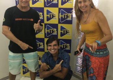 O campeão de Surf Zezito Barbosa ao lado da sua esposa Roberta Mayanah foram entrevistados no Hits Ação e Aventura