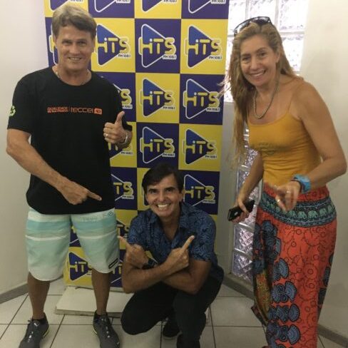 O campeão de Surf Zezito Barbosa ao lado da sua esposa Roberta Mayanah foram entrevistados no Hits Ação e Aventura